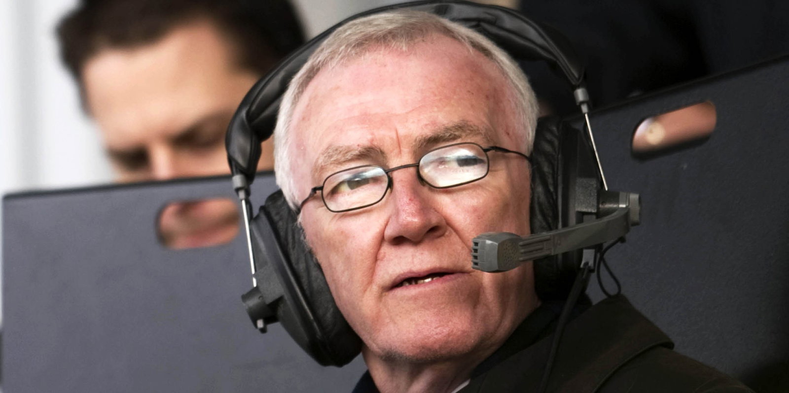 27/10/12 CLYDESDALE BANK PREMIER LEAGUE.ST MIRREN v DUNDEE UTD (0-1).ST MIRREN PARK - PAISLEY.Reporter Hugh Keevins