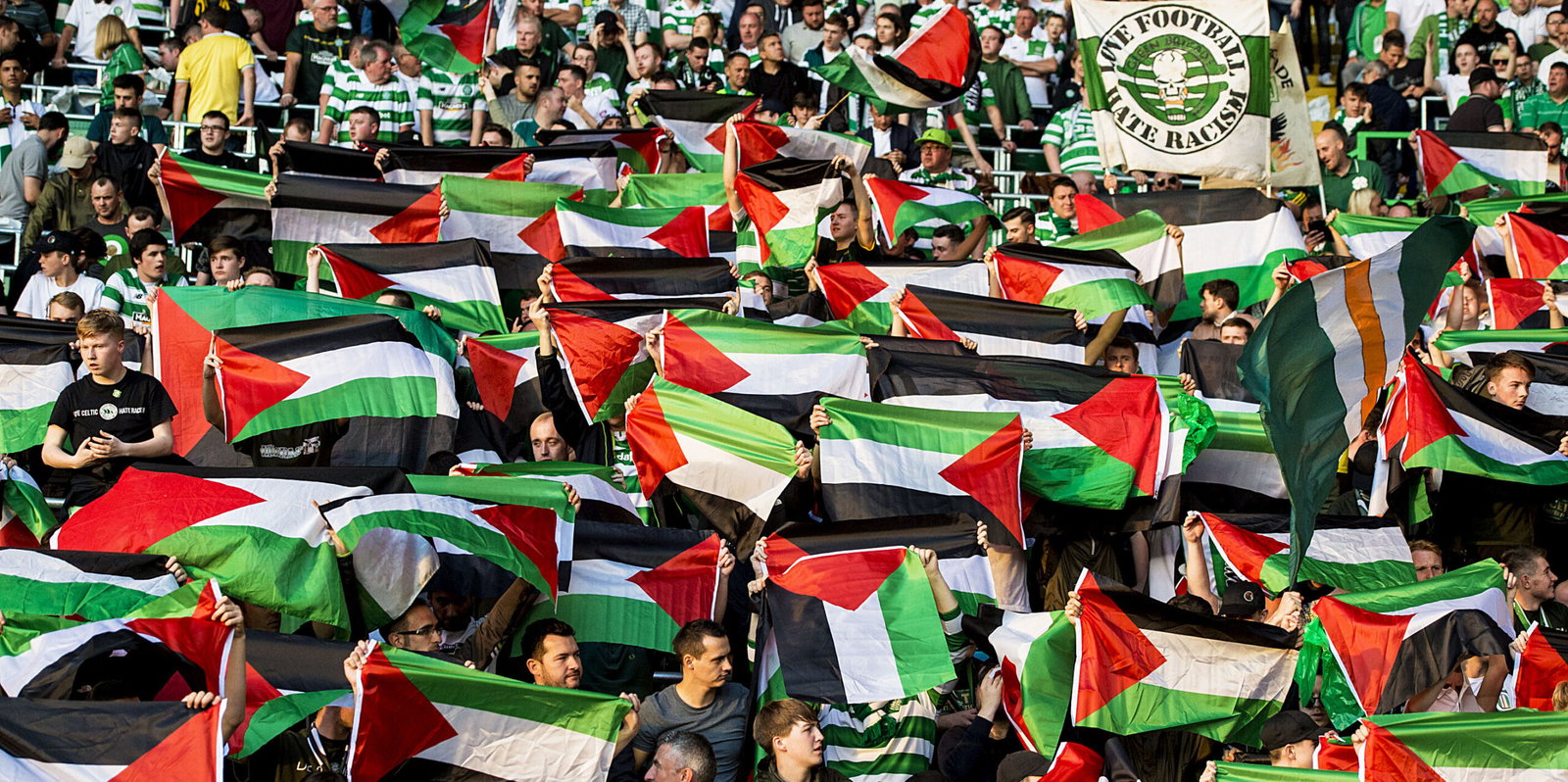 17/08/16 CHAMPIONS LEAGUE FIRST PLAYOFF ROUND 1ST LEG .CELTIC v HAPOEL BE'ER SHEVA (5-2)  .CELTIC PARK - GLASGOW  .fans